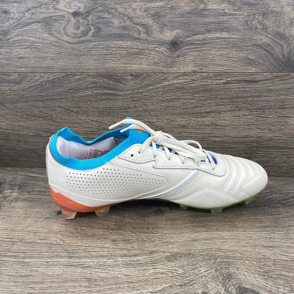 Athletic_Shoes